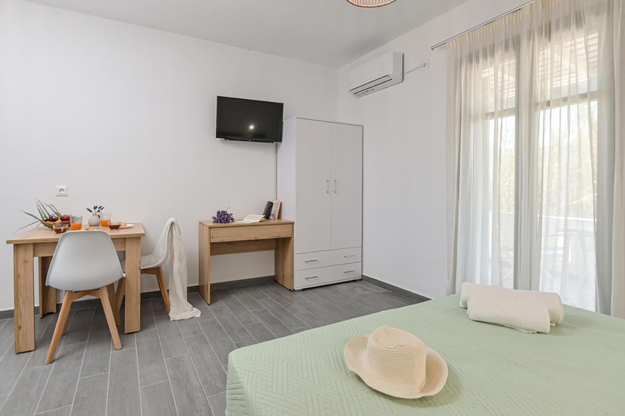 Vive Mare Plaka II Aparthotel Buitenkant foto